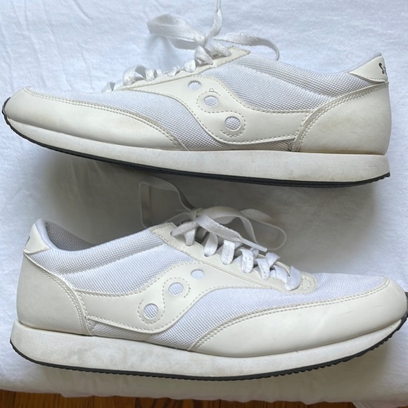 WHITE Women’s Saucony Hornet (10m) lightly worn! - Picture 1 of 1